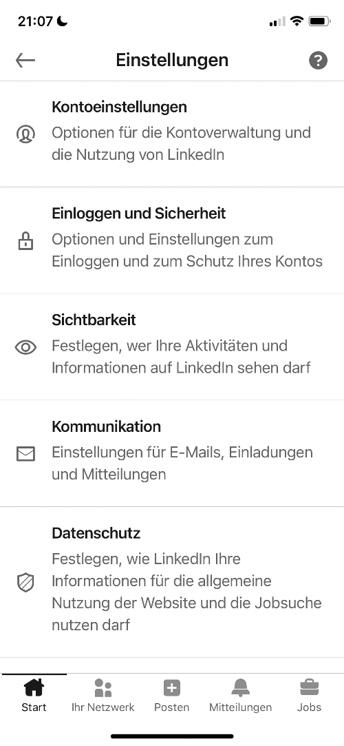 Diese Abbildung zeigt den 1. Schritt zum Einstellen des Dunkelmodus in der LinkedIn App. — LinkedIn Dunkelmodus: Schritt-für-Schritt-Anleitung