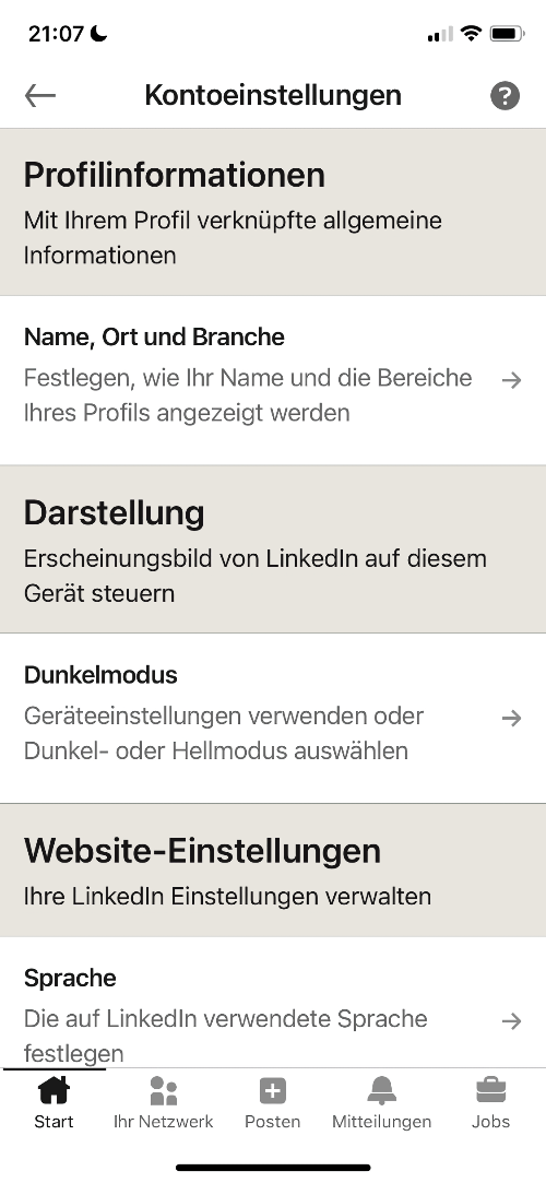 Diese Abbildung zeigt den 2. Schritt zum Einstellen des Dunkelmodus in der LinkedIn App